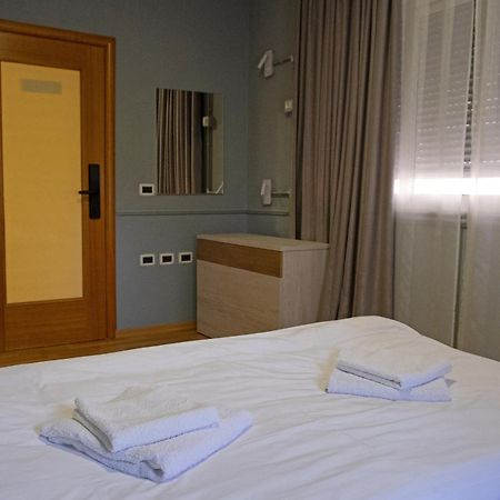 Mandarine Hostel 地拉那 外观 照片