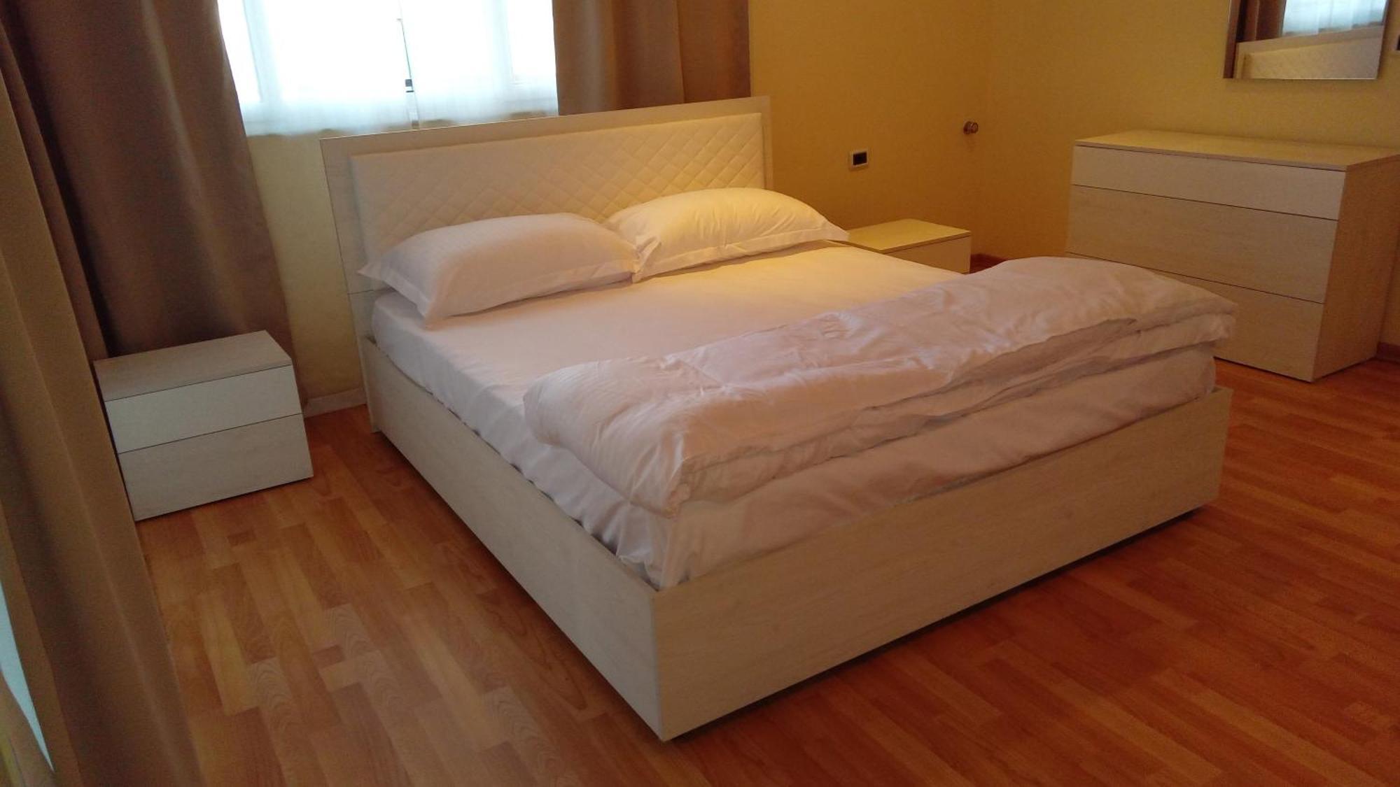 Mandarine Hostel 地拉那 外观 照片