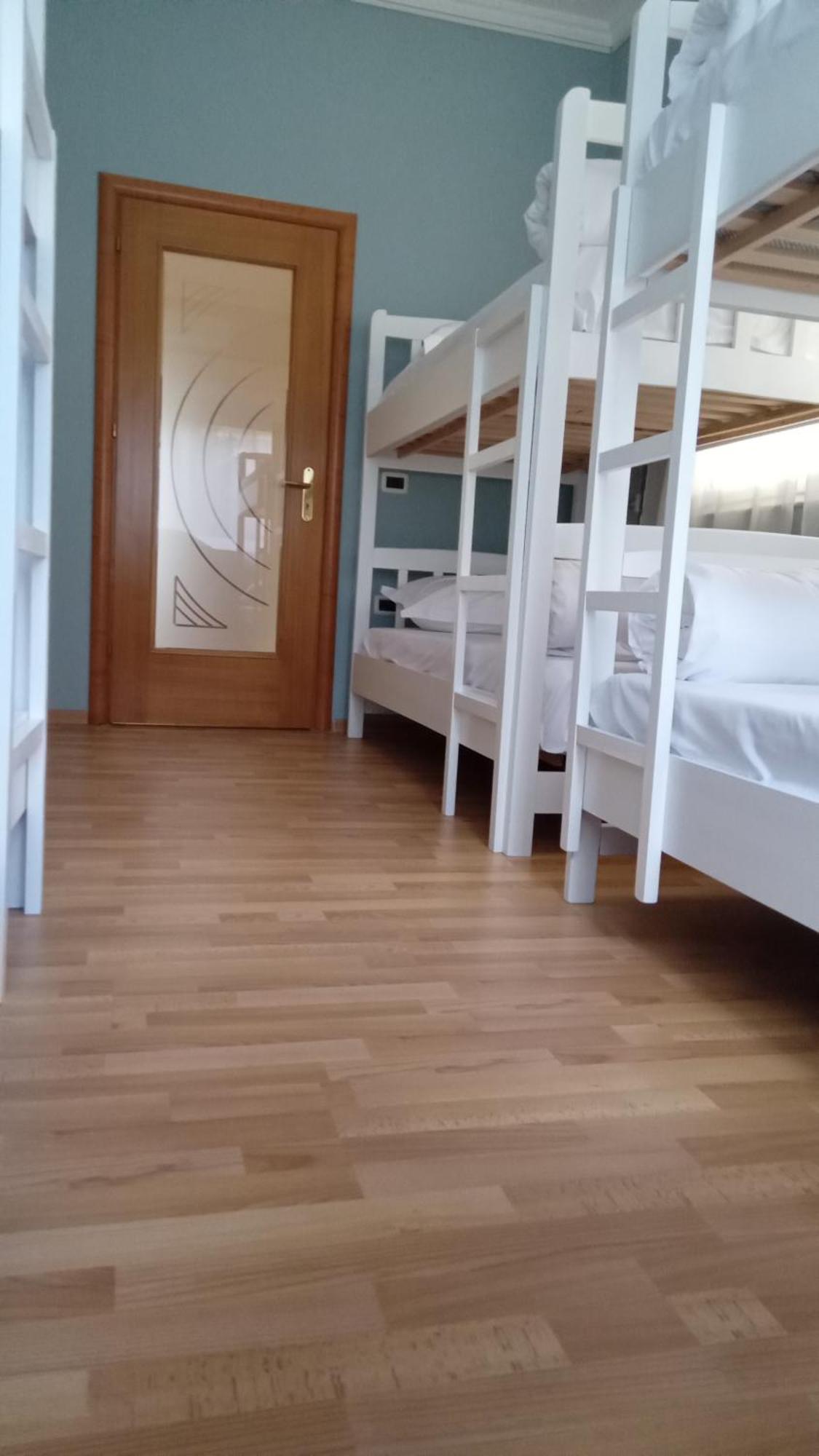 Mandarine Hostel 地拉那 外观 照片