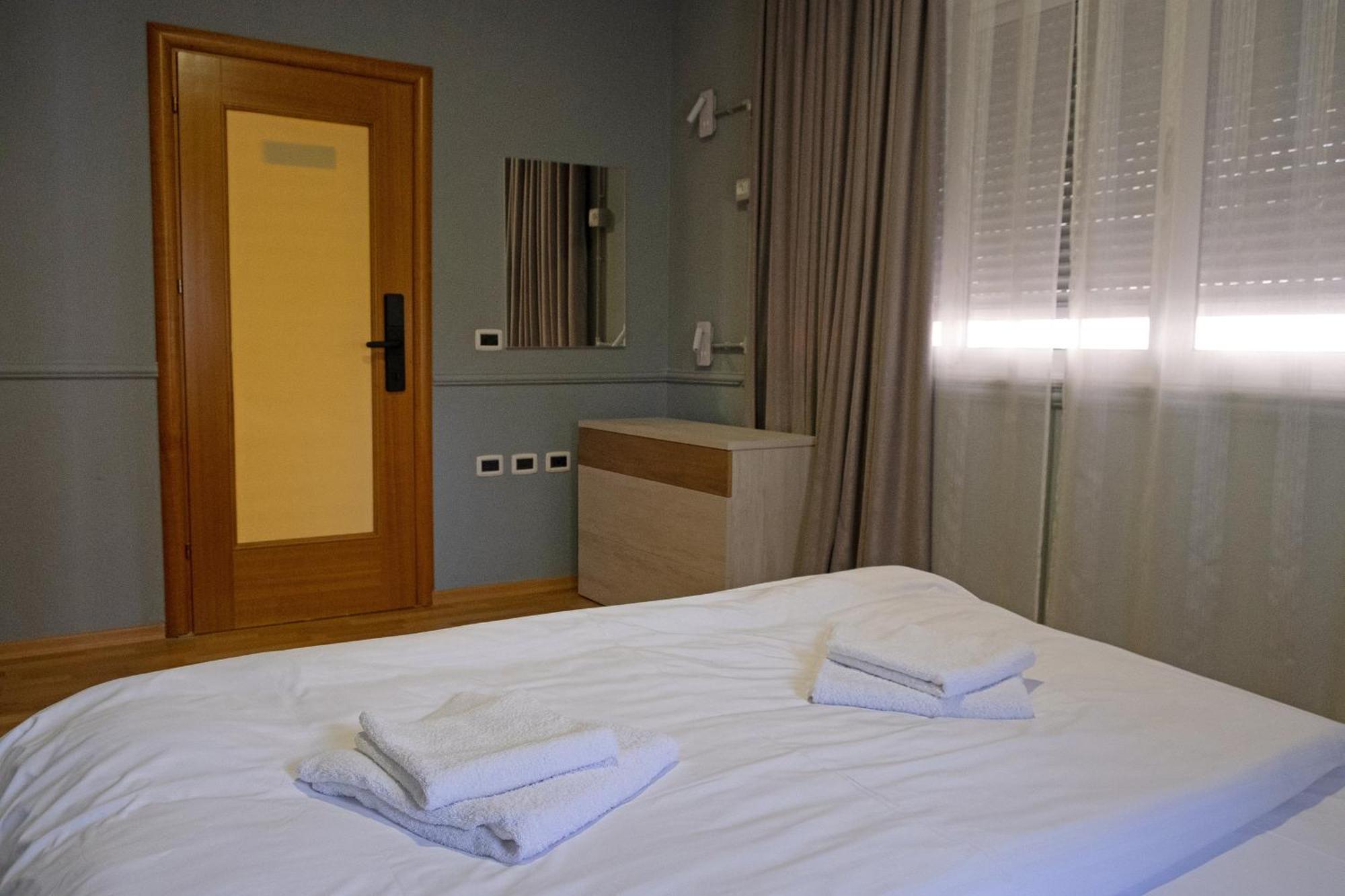 Mandarine Hostel 地拉那 外观 照片