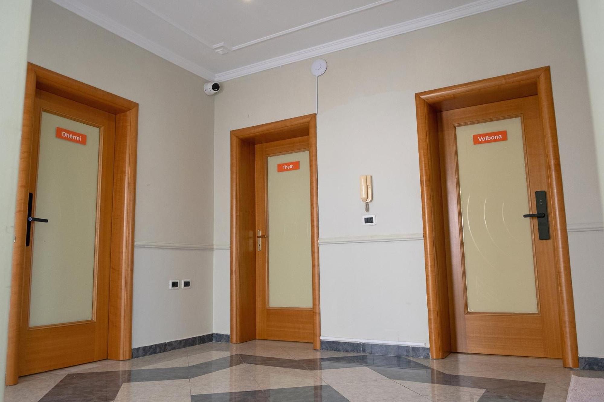 Mandarine Hostel 地拉那 外观 照片