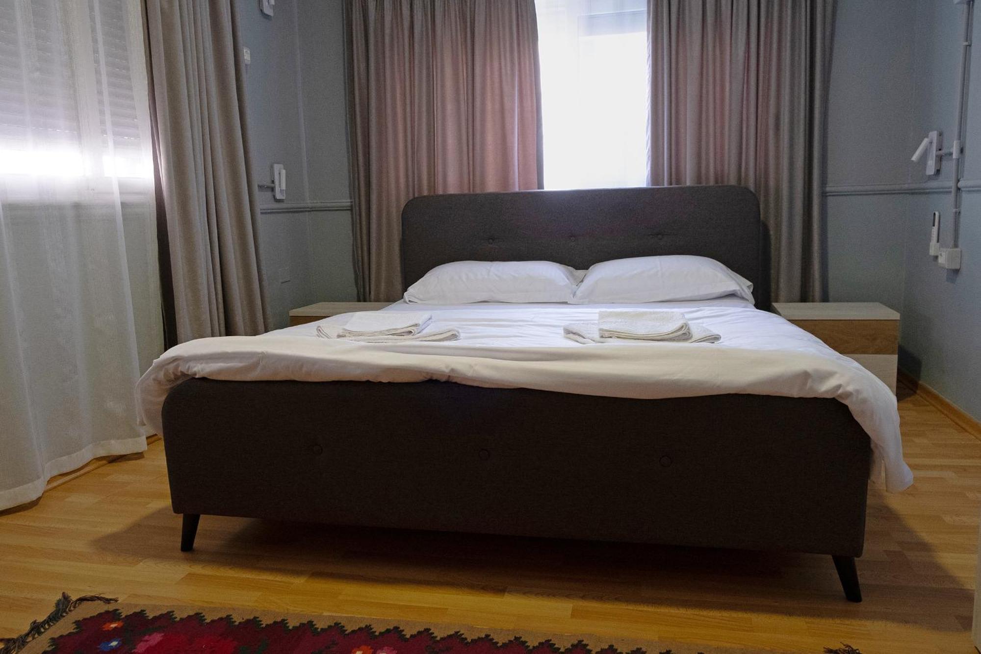 Mandarine Hostel 地拉那 外观 照片